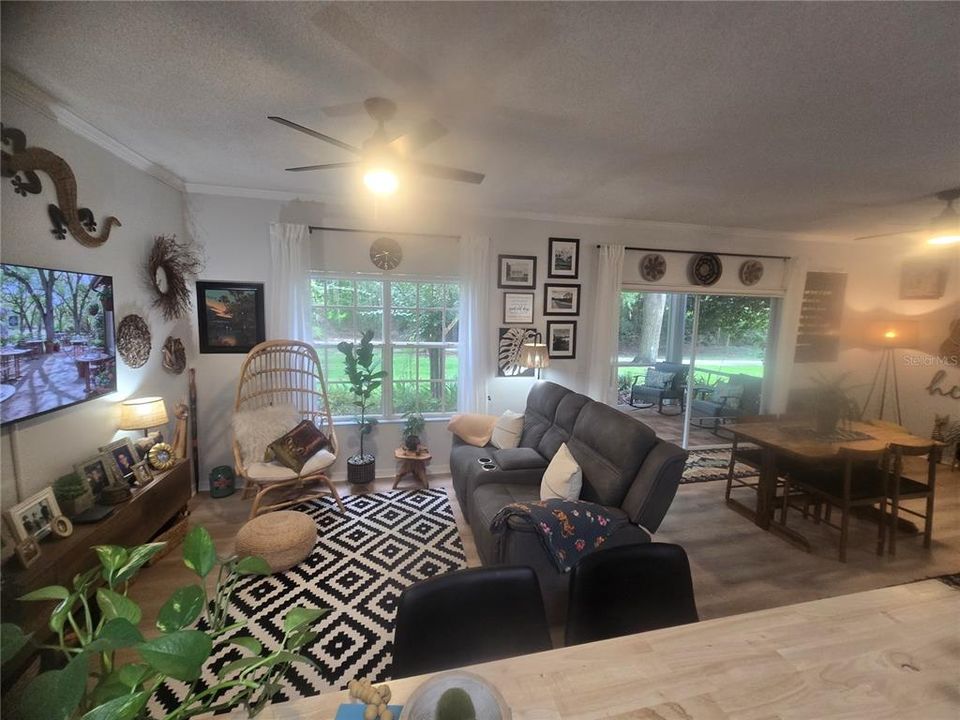 For Sale: $249,000 (2 beds, 2 baths, 1134 Square Feet)
