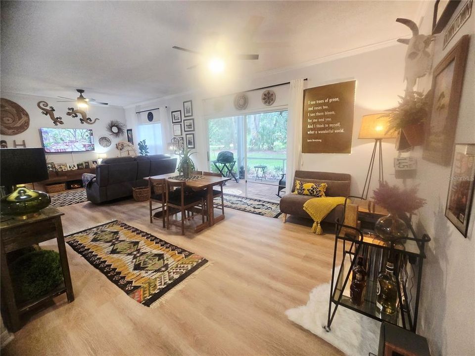 For Sale: $249,000 (2 beds, 2 baths, 1134 Square Feet)