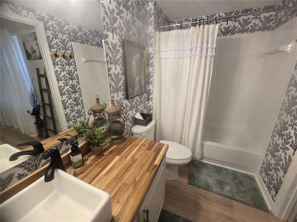 For Sale: $249,000 (2 beds, 2 baths, 1134 Square Feet)