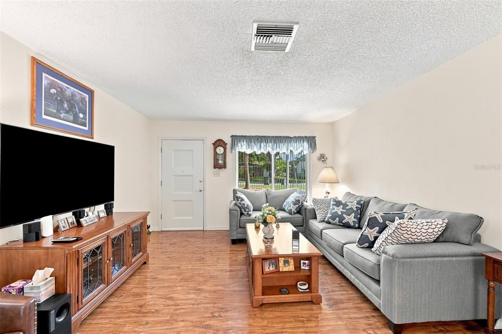 For Sale: $397,000 (3 beds, 2 baths, 1774 Square Feet)