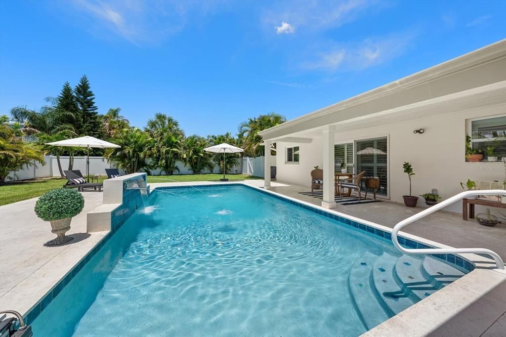 For Sale: $850,000 (4 beds, 3 baths, 1767 Square Feet)