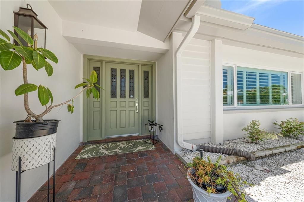 For Sale: $850,000 (4 beds, 3 baths, 1767 Square Feet)