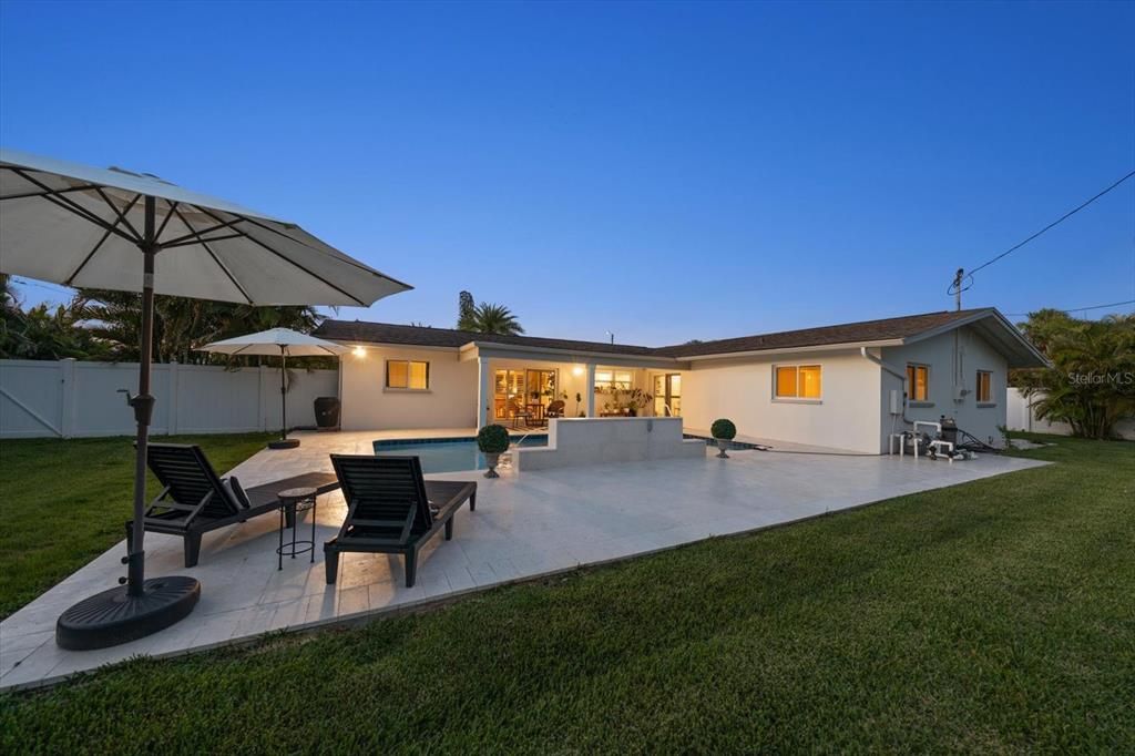 For Sale: $850,000 (4 beds, 3 baths, 1767 Square Feet)