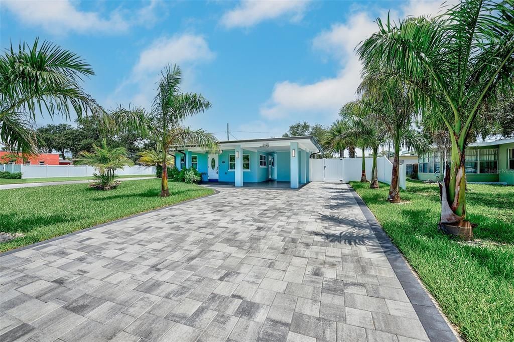 For Sale: $569,000 (2 beds, 2 baths, 1087 Square Feet)