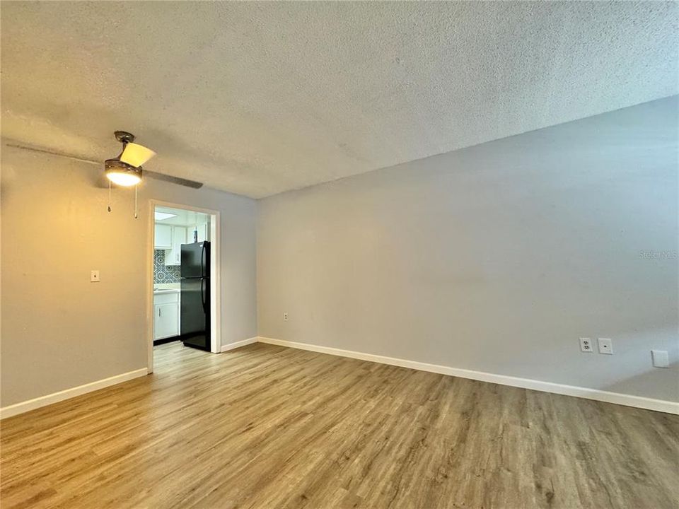 For Rent: $1,150 (1 beds, 1 baths, 550 Square Feet)