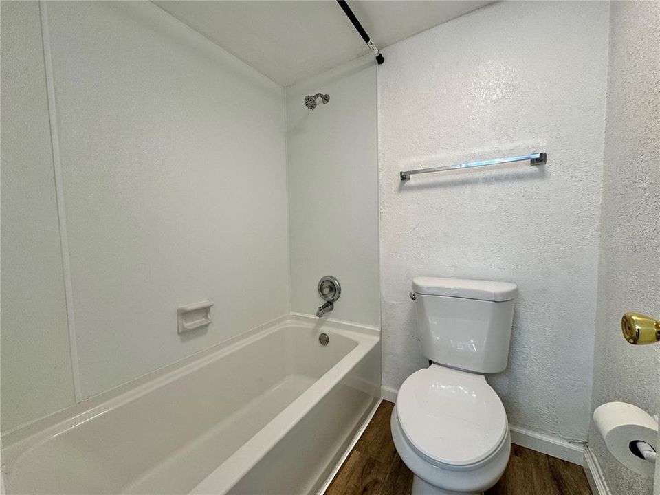 For Rent: $1,150 (1 beds, 1 baths, 550 Square Feet)