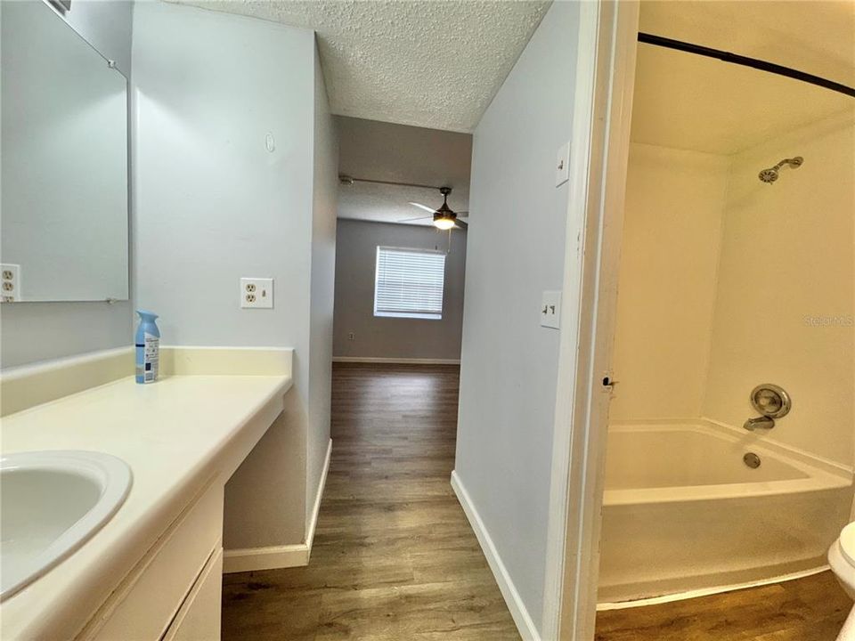 For Rent: $1,150 (1 beds, 1 baths, 550 Square Feet)