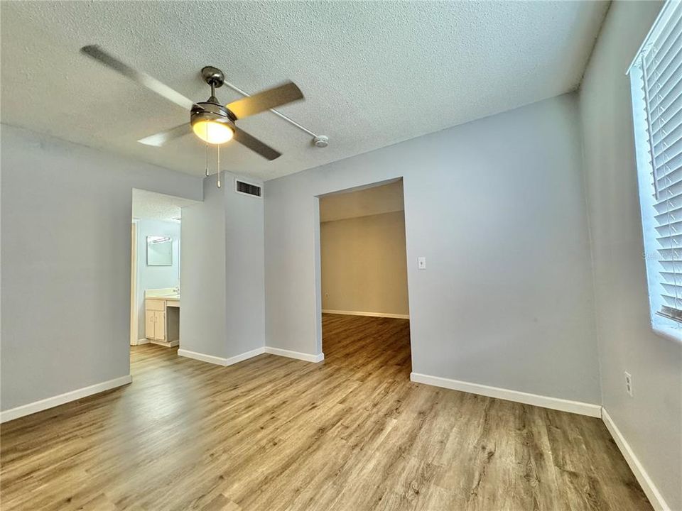 For Rent: $1,150 (1 beds, 1 baths, 550 Square Feet)