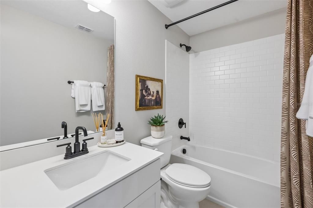 Activo con contrato: $550,000 (4 camas, 3 baños, 2025 Pies cuadrados)