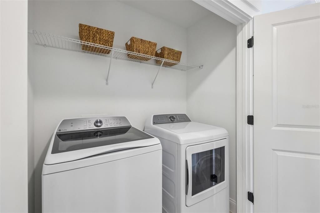 Activo con contrato: $550,000 (4 camas, 3 baños, 2025 Pies cuadrados)