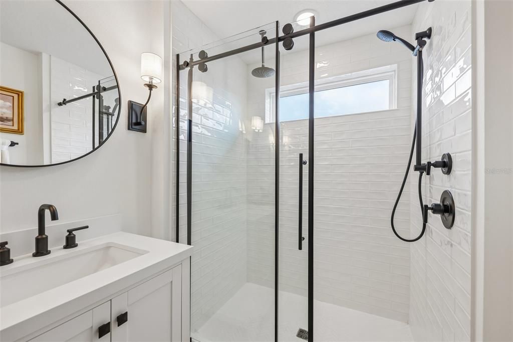 Activo con contrato: $550,000 (4 camas, 3 baños, 2025 Pies cuadrados)
