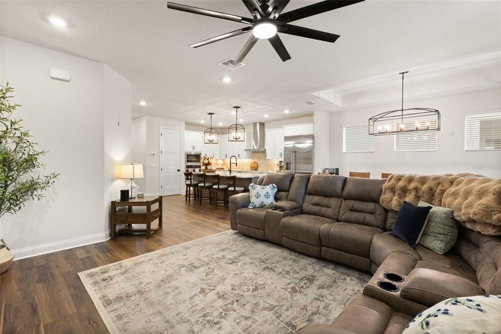 En Venta: $750,000 (4 camas, 3 baños, 3043 Pies cuadrados)