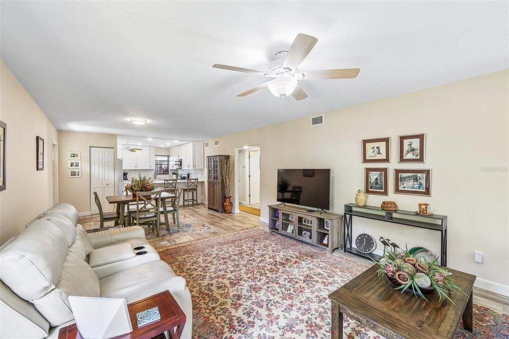 For Sale: $180,000 (2 beds, 2 baths, 1200 Square Feet)