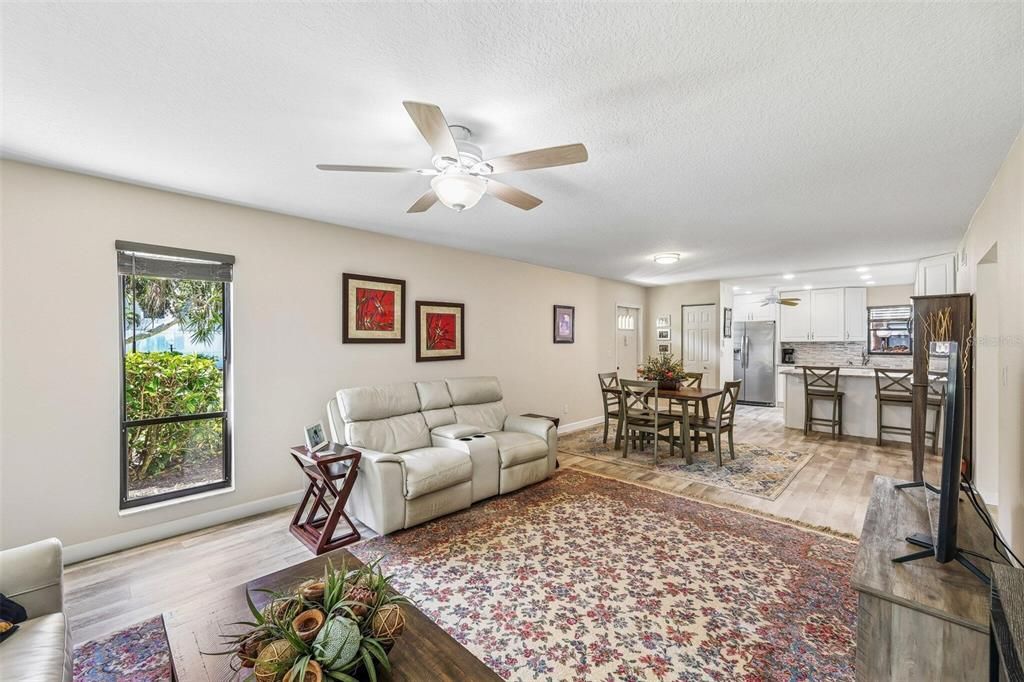 For Sale: $180,000 (2 beds, 2 baths, 1200 Square Feet)