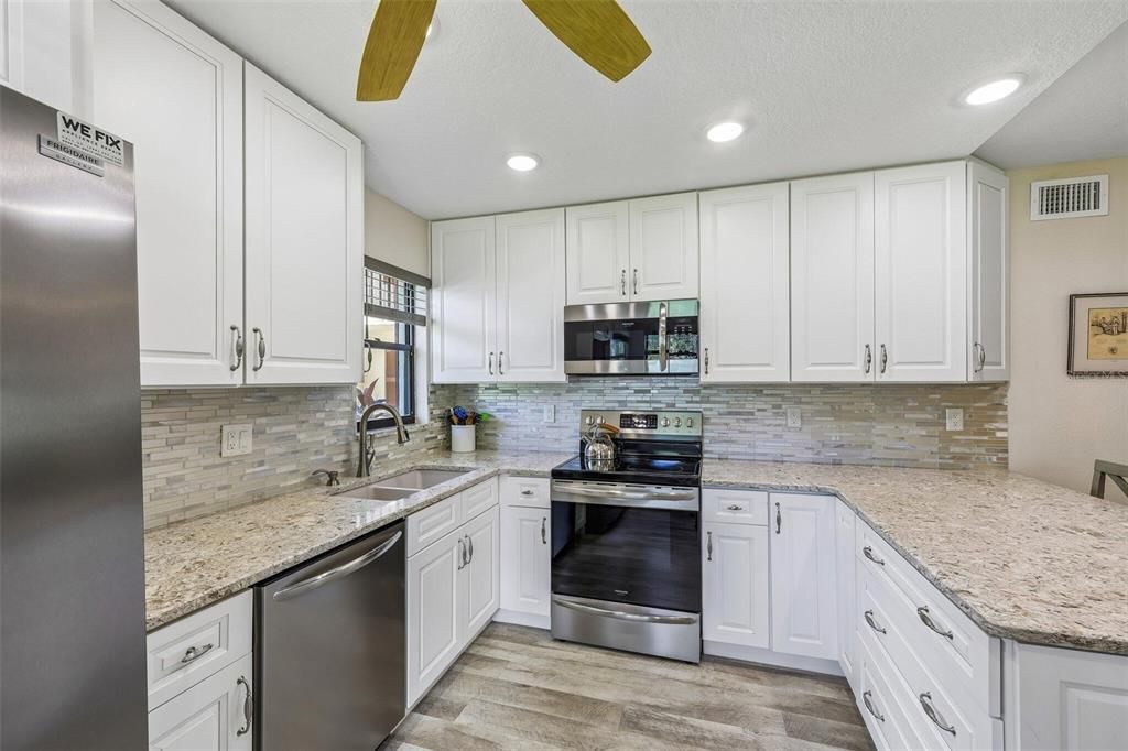 For Sale: $180,000 (2 beds, 2 baths, 1200 Square Feet)