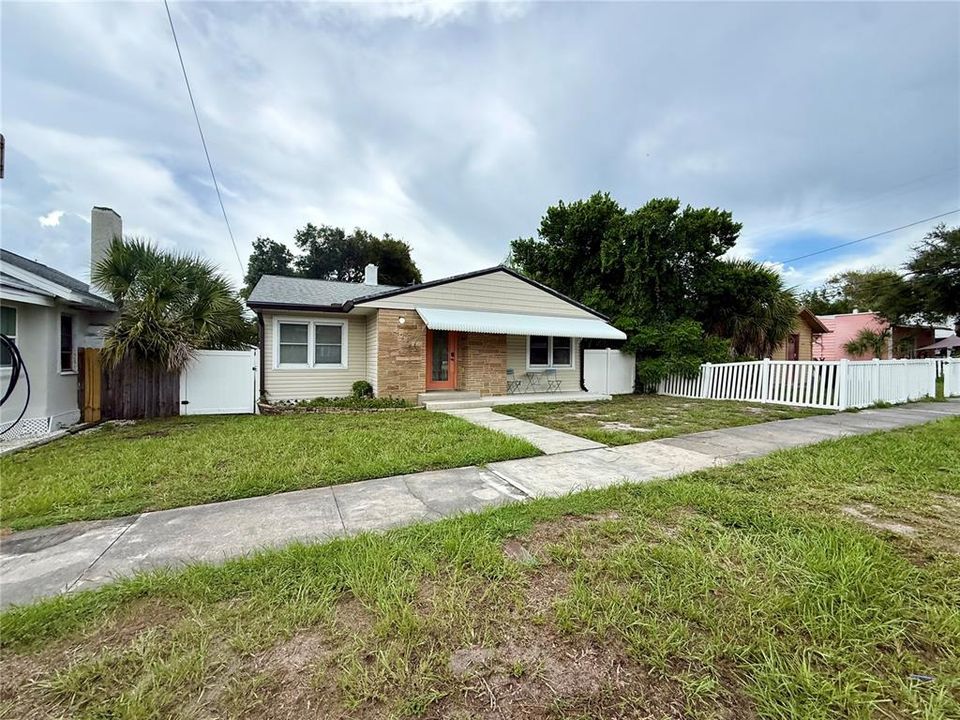 En Venta: $469,000 (3 camas, 2 baños, 1718 Pies cuadrados)