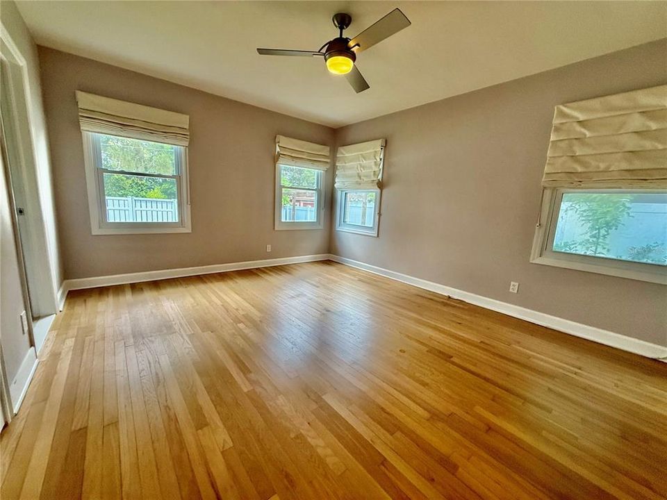 For Sale: $469,000 (3 beds, 2 baths, 1718 Square Feet)