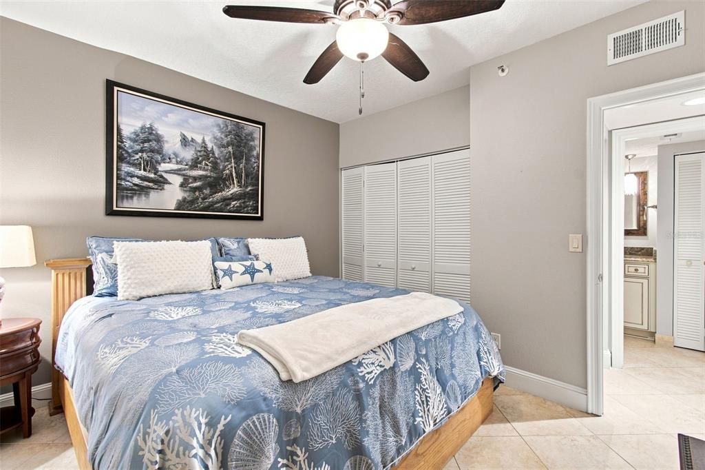 For Sale: $895,000 (2 beds, 2 baths, 1410 Square Feet)