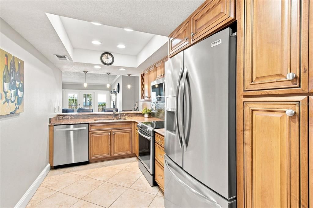 For Sale: $895,000 (2 beds, 2 baths, 1410 Square Feet)