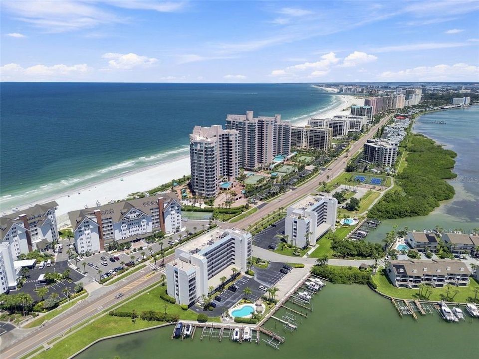 For Sale: $895,000 (2 beds, 2 baths, 1410 Square Feet)