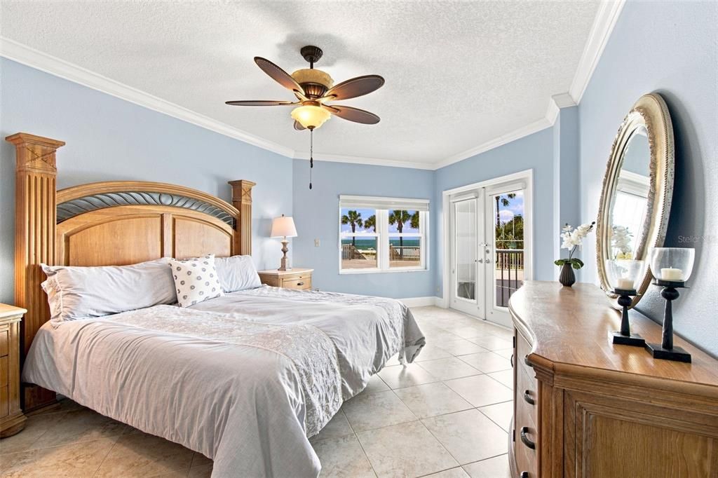 For Sale: $895,000 (2 beds, 2 baths, 1410 Square Feet)