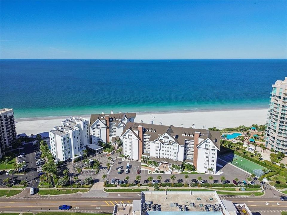 For Sale: $895,000 (2 beds, 2 baths, 1410 Square Feet)