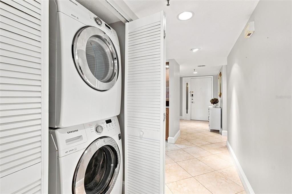 For Sale: $895,000 (2 beds, 2 baths, 1410 Square Feet)