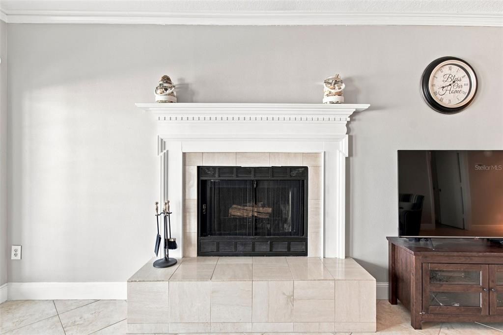 For Sale: $895,000 (2 beds, 2 baths, 1410 Square Feet)