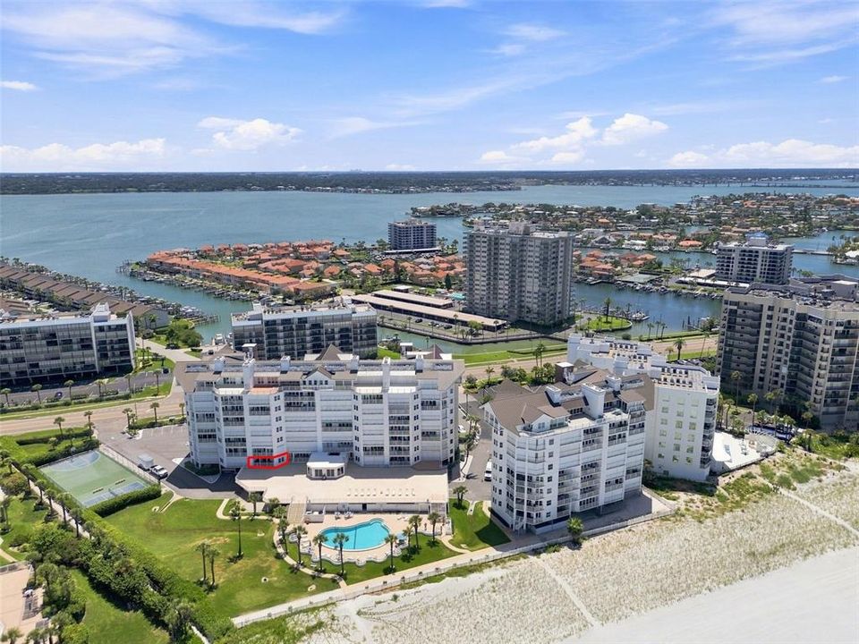 For Sale: $895,000 (2 beds, 2 baths, 1410 Square Feet)