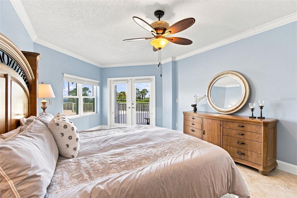 For Sale: $895,000 (2 beds, 2 baths, 1410 Square Feet)