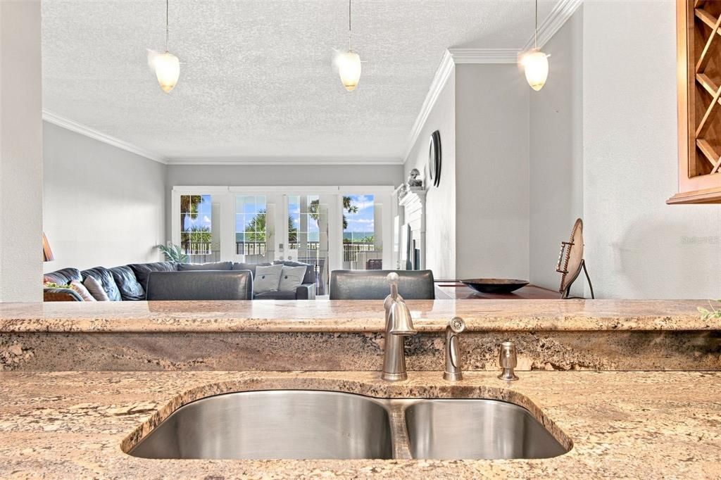 For Sale: $895,000 (2 beds, 2 baths, 1410 Square Feet)