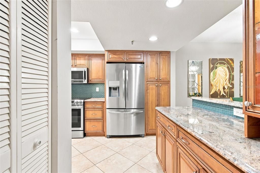For Sale: $895,000 (2 beds, 2 baths, 1410 Square Feet)