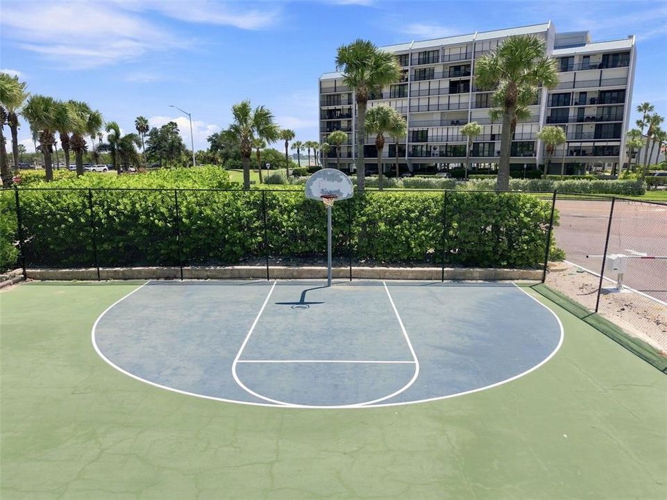 For Sale: $895,000 (2 beds, 2 baths, 1410 Square Feet)