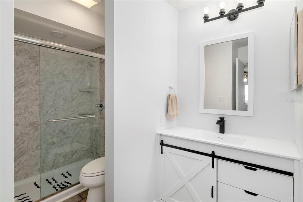 For Sale: $143,000 (2 beds, 2 baths, 948 Square Feet)