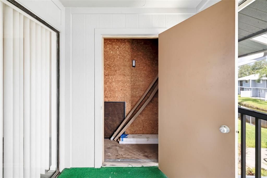 For Sale: $143,000 (2 beds, 2 baths, 948 Square Feet)
