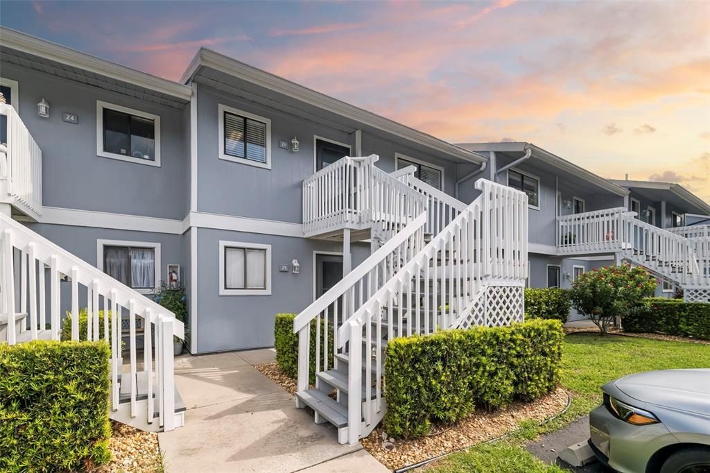 For Sale: $143,000 (2 beds, 2 baths, 948 Square Feet)