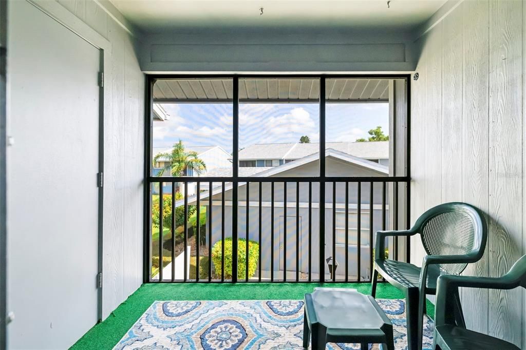 For Sale: $143,000 (2 beds, 2 baths, 948 Square Feet)
