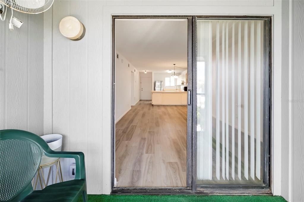 For Sale: $143,000 (2 beds, 2 baths, 948 Square Feet)