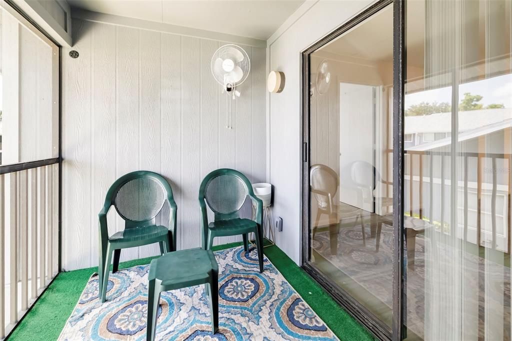 For Sale: $143,000 (2 beds, 2 baths, 948 Square Feet)