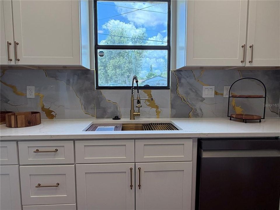 For Sale: $329,000 (3 beds, 2 baths, 1448 Square Feet)