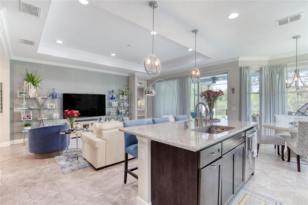 For Sale: $678,000 (2 beds, 2 baths, 1922 Square Feet)