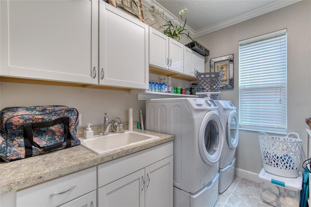For Sale: $678,000 (2 beds, 2 baths, 1922 Square Feet)
