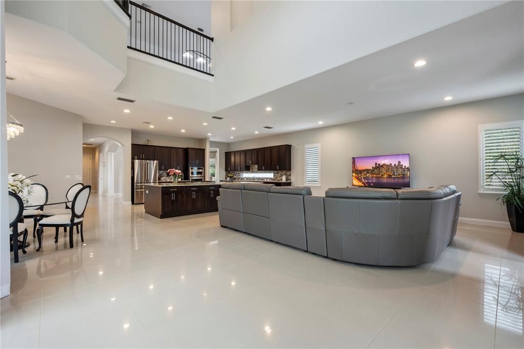 For Sale: $2,995,000 (6 beds, 7 baths, 7321 Square Feet)