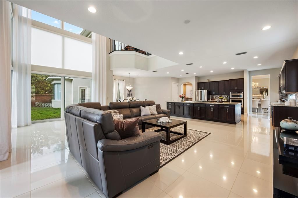 For Sale: $2,995,000 (6 beds, 7 baths, 7321 Square Feet)