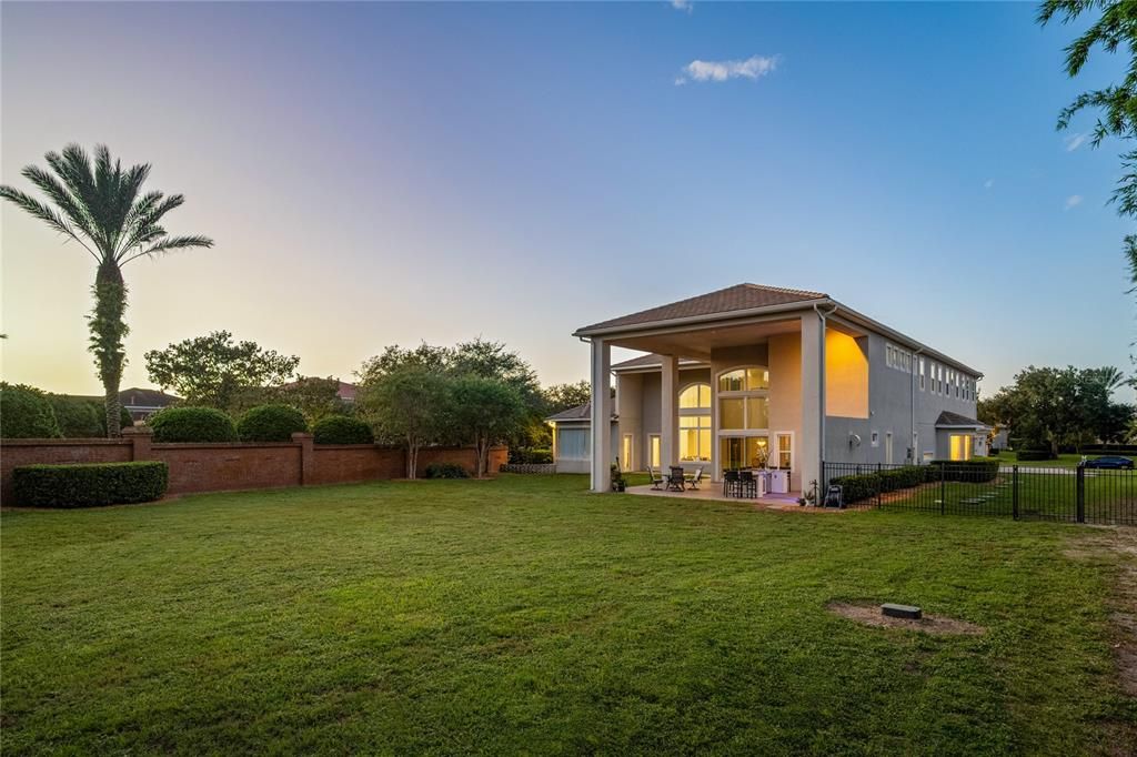 For Sale: $2,995,000 (6 beds, 7 baths, 7321 Square Feet)