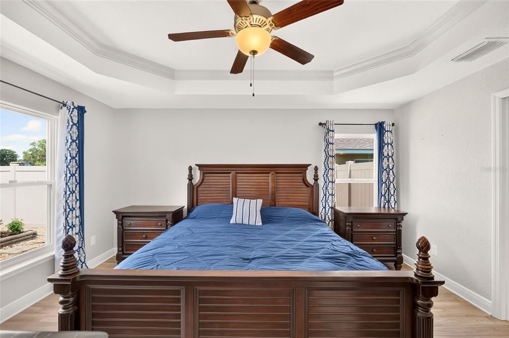 For Sale: $374,900 (4 beds, 2 baths, 1733 Square Feet)