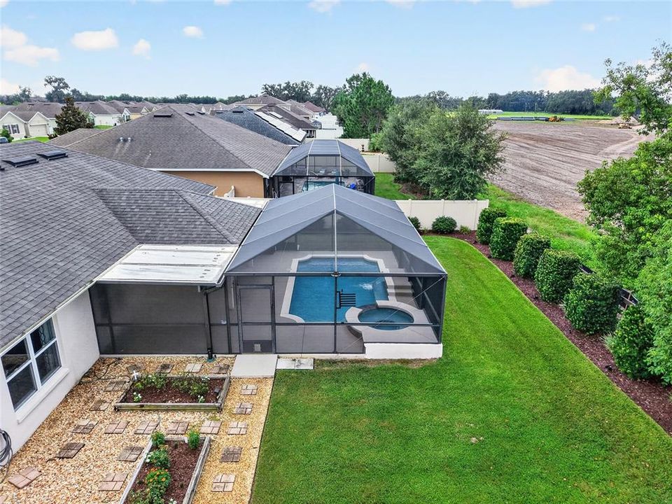 For Sale: $374,900 (4 beds, 2 baths, 1733 Square Feet)