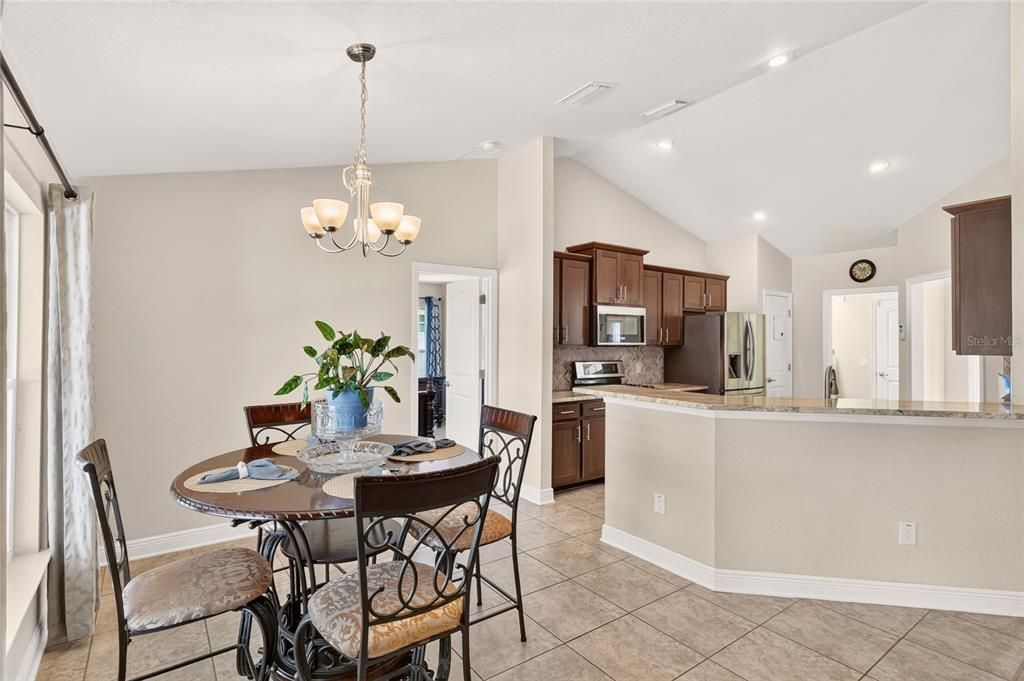 For Sale: $374,900 (4 beds, 2 baths, 1733 Square Feet)