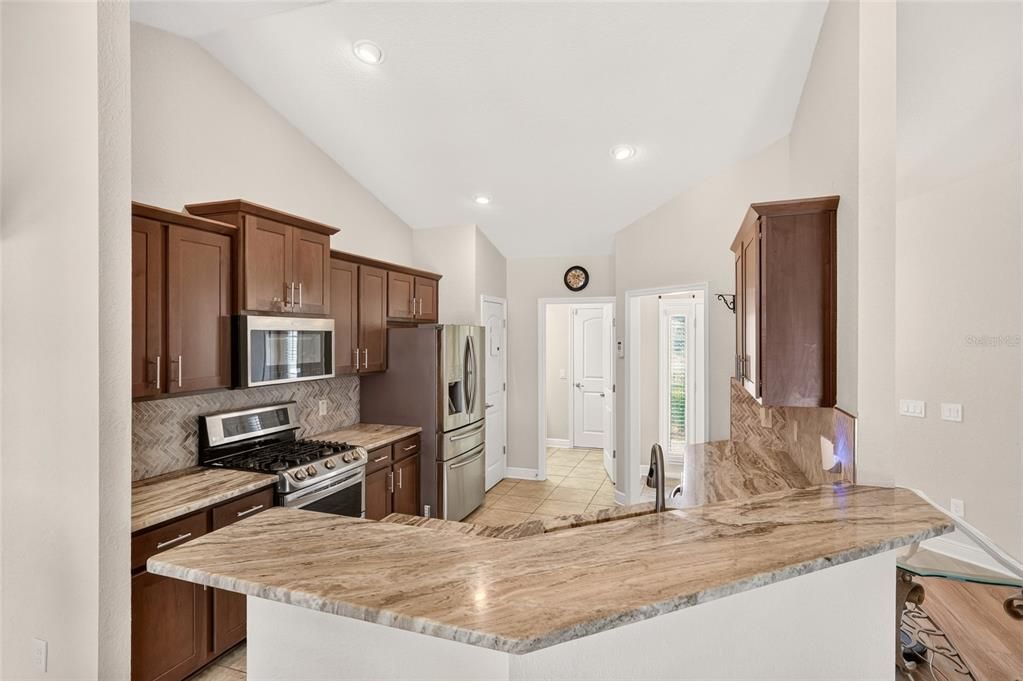 For Sale: $374,900 (4 beds, 2 baths, 1733 Square Feet)