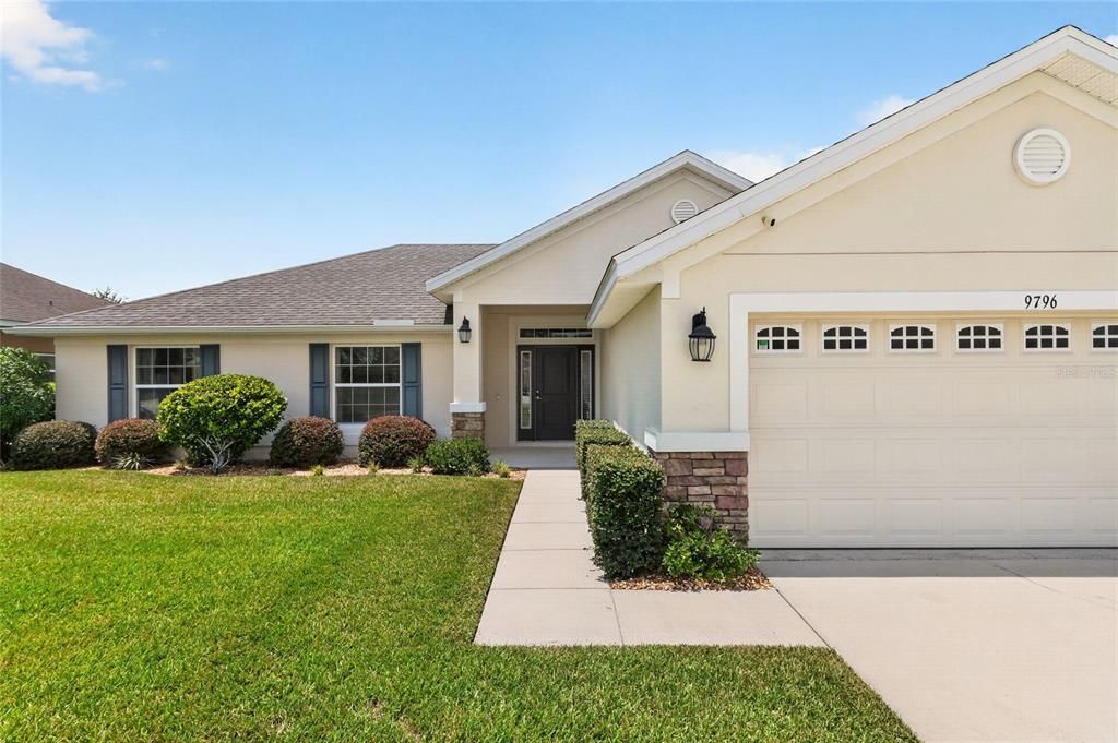 For Sale: $374,900 (4 beds, 2 baths, 1733 Square Feet)